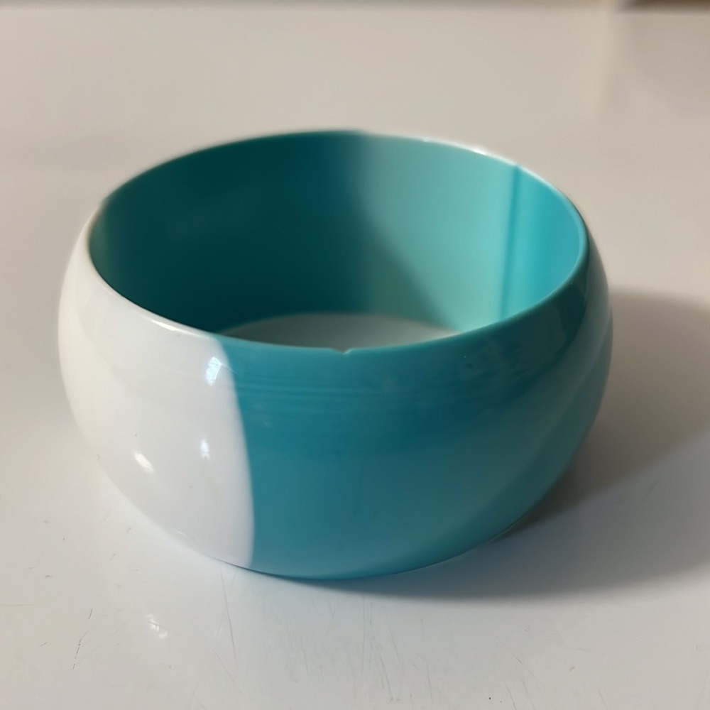 1980s vintage blue and white bangle